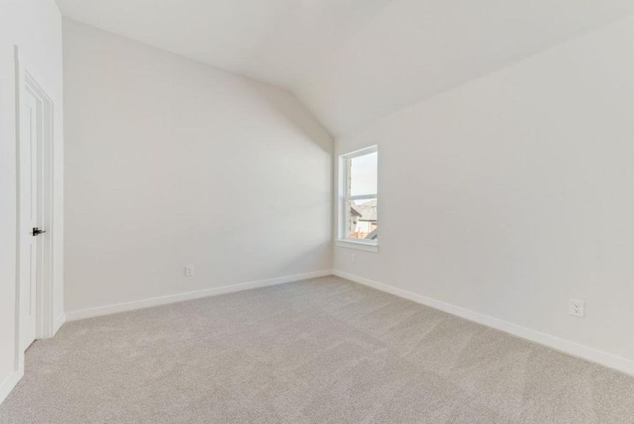 Spacious, unfurnished interior of a new home in Trails at Cottonwood Creek, Rowlett (Image 33).