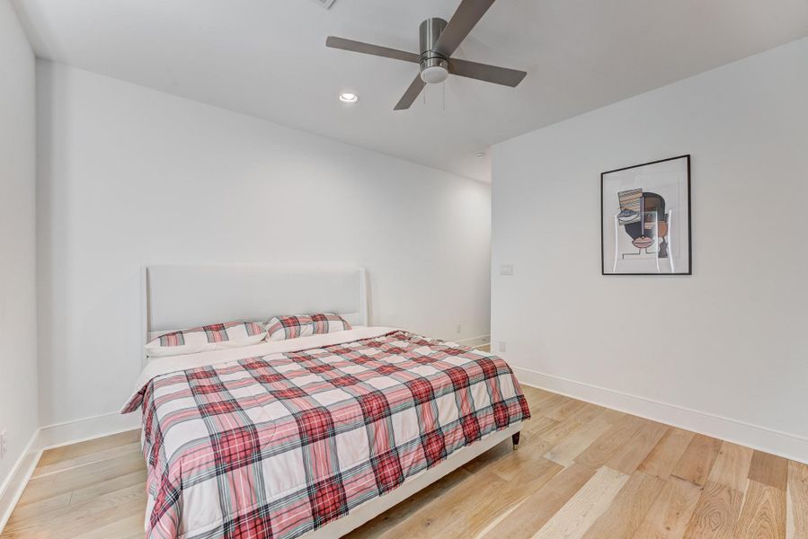 Furnished interior view inside a new home in Avondale, Houston (Image 15).