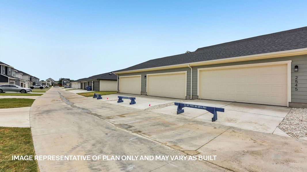 Exterior details and patio area of a home in Avery Centre, Round Rock (Image 23).
