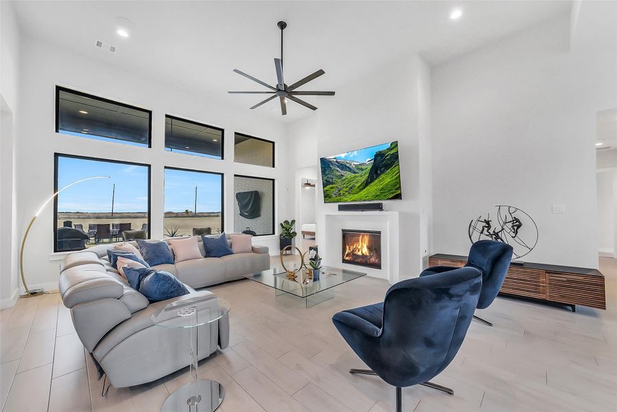 Furnished interior view inside a new home in Lakeview, Waller (Image 27).
