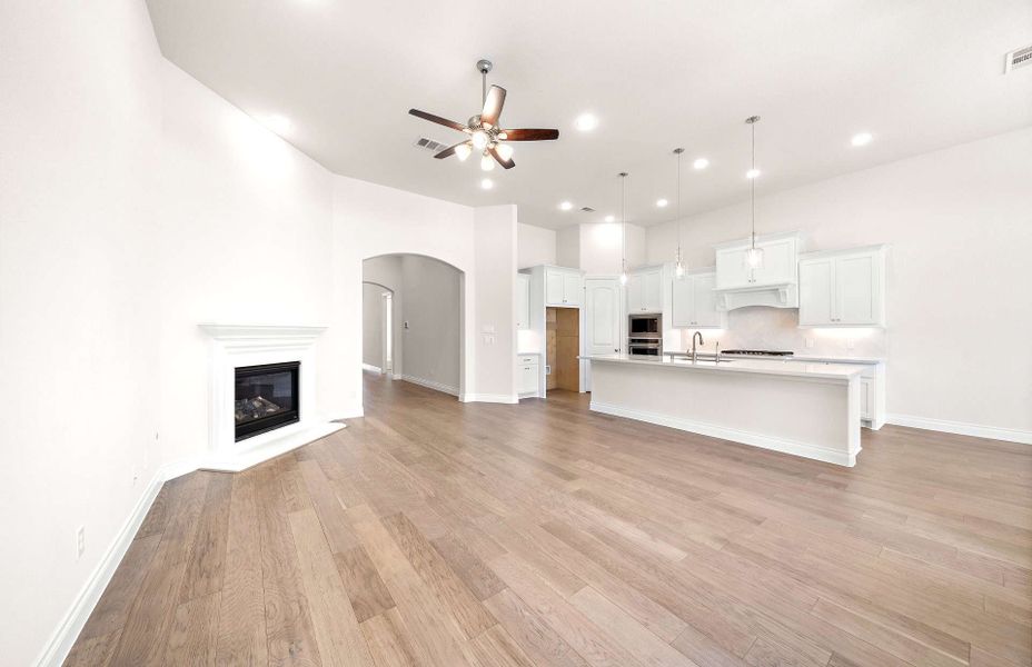 Representative unfurnished interior of a home built from the 2464 by Ravenna Homes in The Highlands 55′, Porter (Image 28). Representative unfurnished interior of a home built from the 2464 by Ravenna Homes in The Highlands 55′, Porter (Image 28).