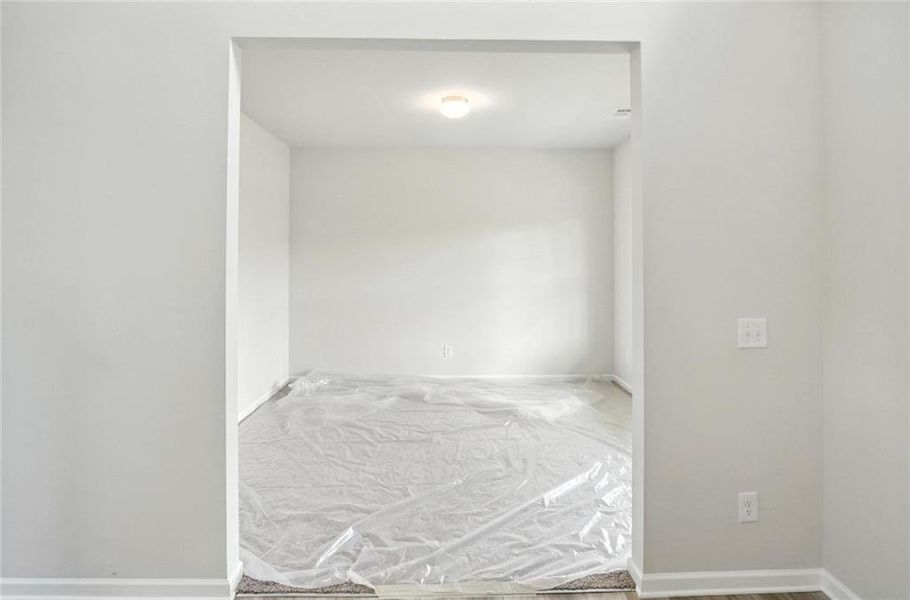 Spacious, unfurnished interior of a new home in Creekside Landing, Dallas (Image 12).