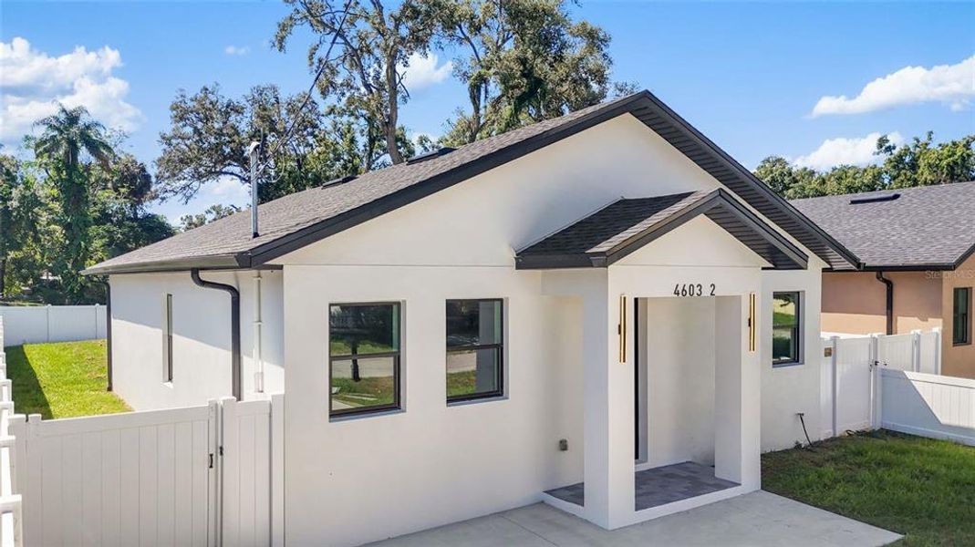 Exterior details and patio area of a home in , Tampa (Image 19).