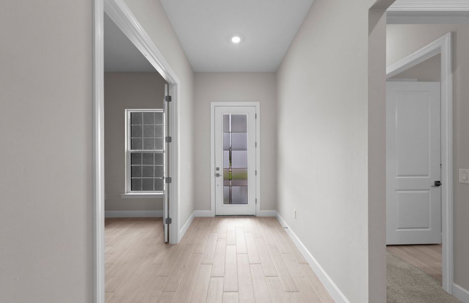 Spacious, unfurnished interior of a new home in Del Webb Oak Creek, North Fort Myers (Image 14). Spacious, unfurnished interior of a new home in Del Webb Oak Creek, North Fort Myers (Image 14).