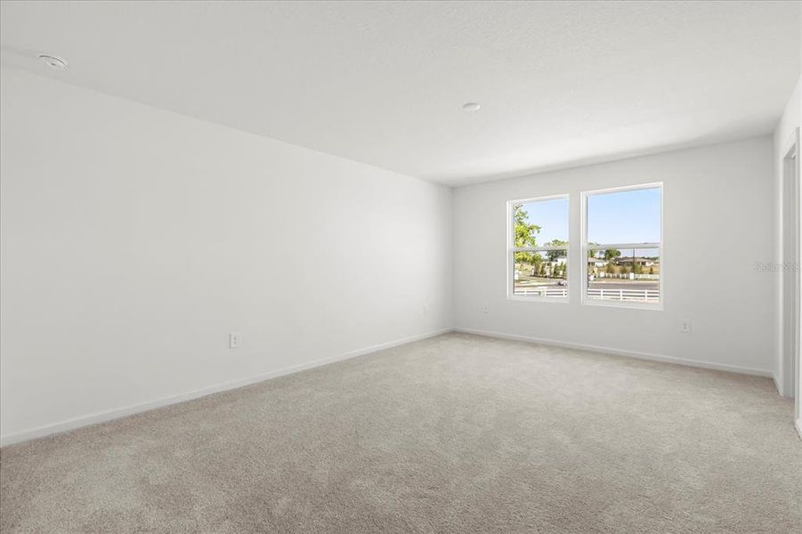 Spacious, unfurnished interior of a new home in , Ocala (Image 35).