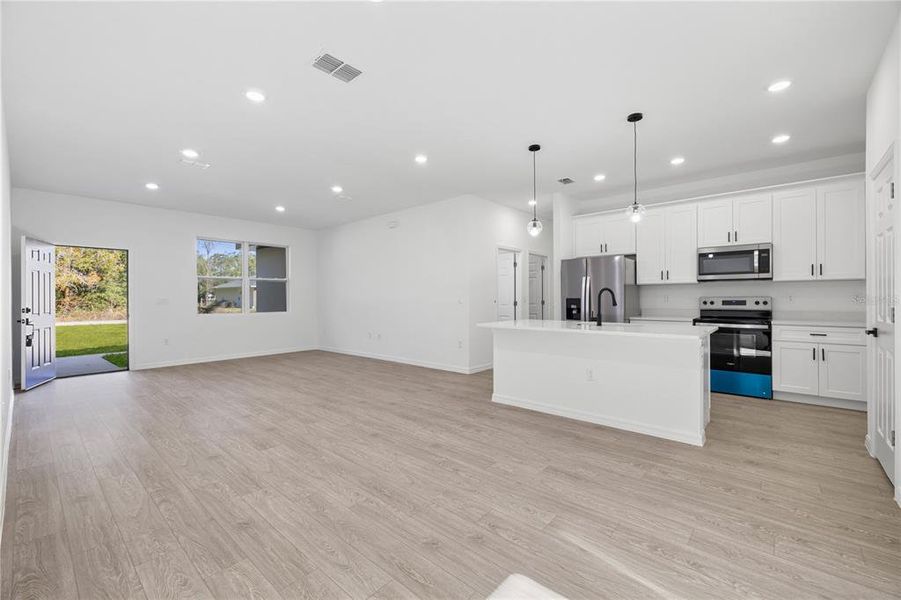 Spacious, unfurnished interior of a new home in , Poinciana (Image 16).