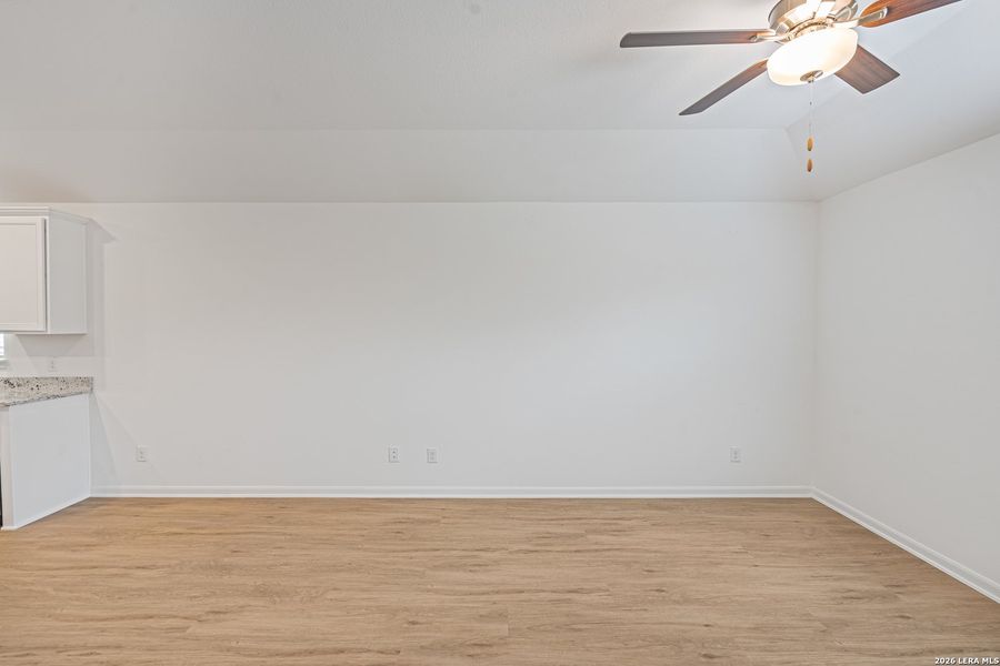 Spacious, unfurnished interior of a new home in Luckey Ranch, San Antonio (Image 13).