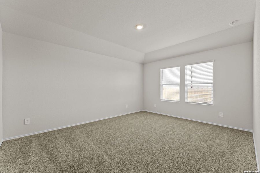 Spacious, unfurnished interior of a new home in Swenson Heights, Seguin (Image 15).