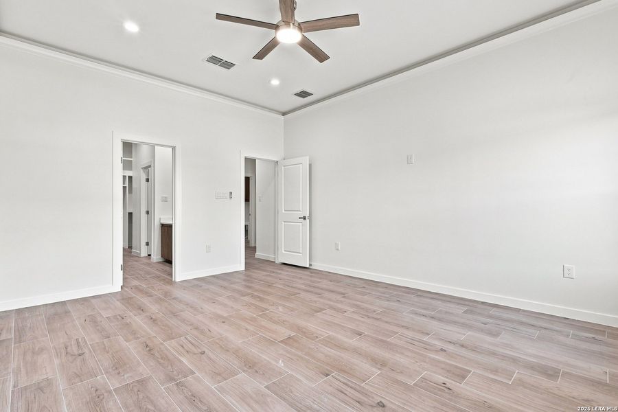Spacious, unfurnished interior of a new home in , Selma (Image 22).