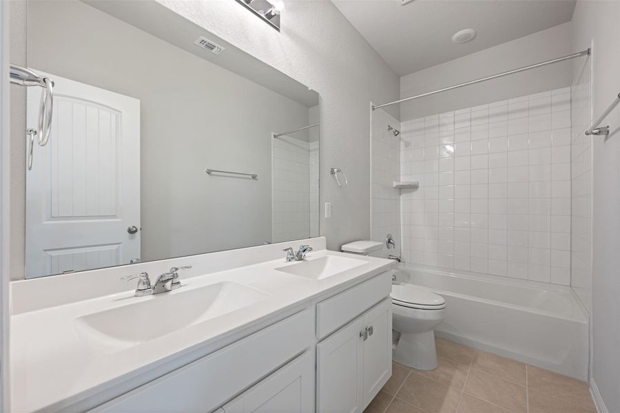 Photos are representative images and renderings for illustrative purposes only. Actual structural options and design images of the home may vary.