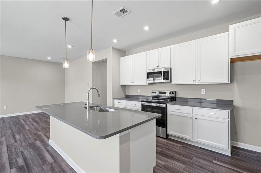 Furnished interior view inside a new home in Crossvine Estates, Braselton (Image 11).