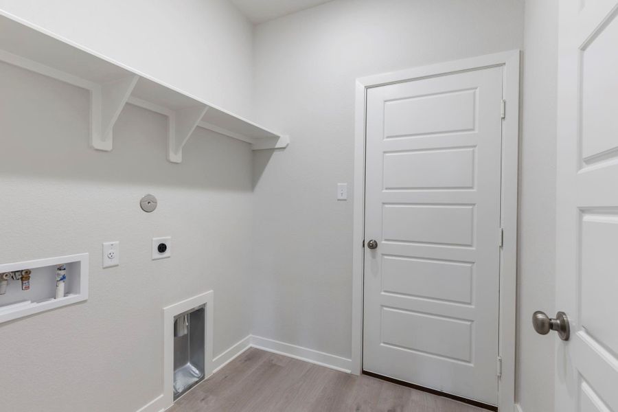 Spacious, unfurnished interior of a new home in , Huntsville (Image 17).