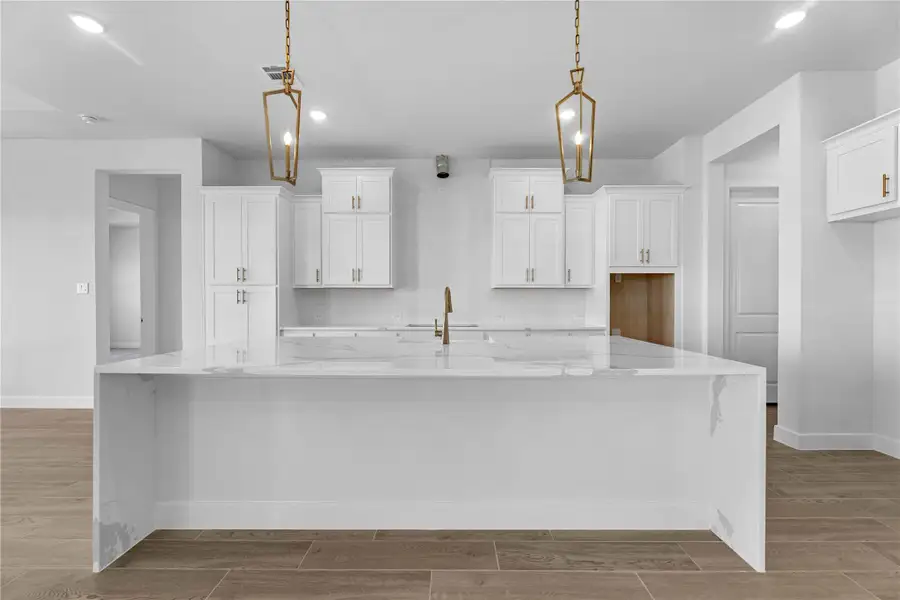 Representative image. Features, selections, and colors may vary.