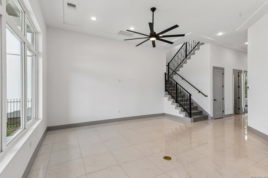 Spacious, unfurnished interior of a new home in , San Antonio (Image 34).