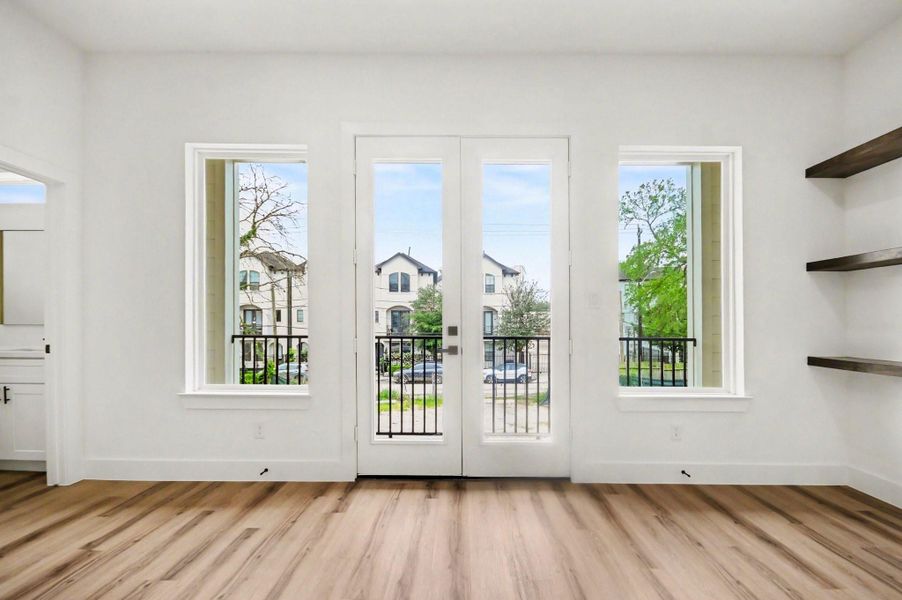 Spacious, unfurnished interior of a new home in , Houston (Image 32).