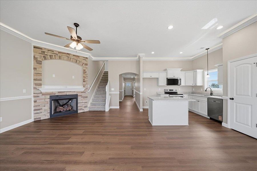 Furnished interior view inside a new home in Bent Tree, Gaffney (Image 12).