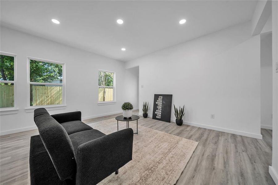 Furnished interior view inside a new home in , Terrell (Image 10).