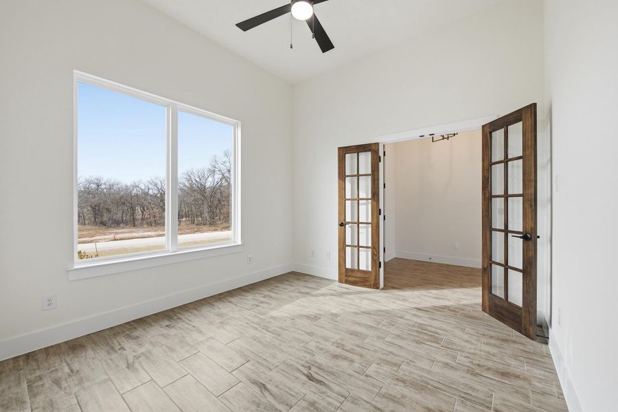 Spacious, unfurnished interior of a new home in Taylor Ranch, Springtown (Image 16).