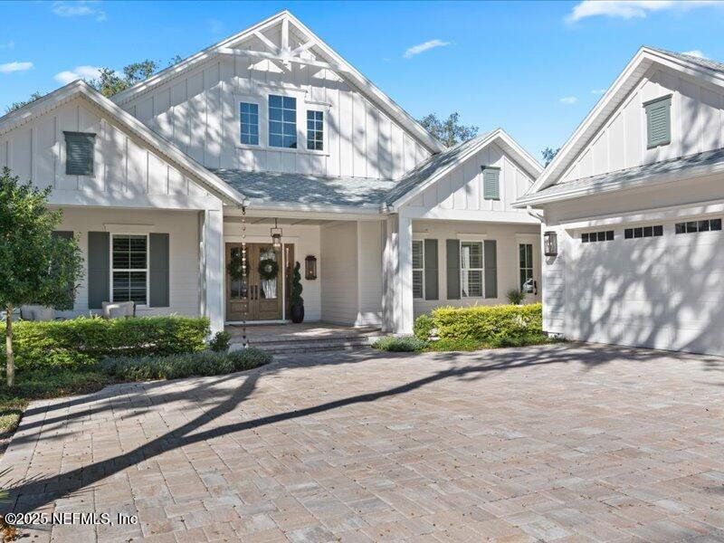 Exterior details and patio area of a home in , Jacksonville (Image 29).