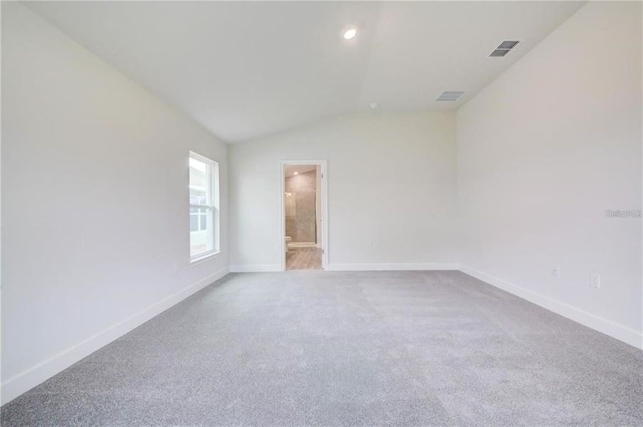 Spacious, unfurnished interior of a new home in Abbey Glen, Dade City (Image 12). Spacious, unfurnished interior of a new home in Abbey Glen, Dade City (Image 12).