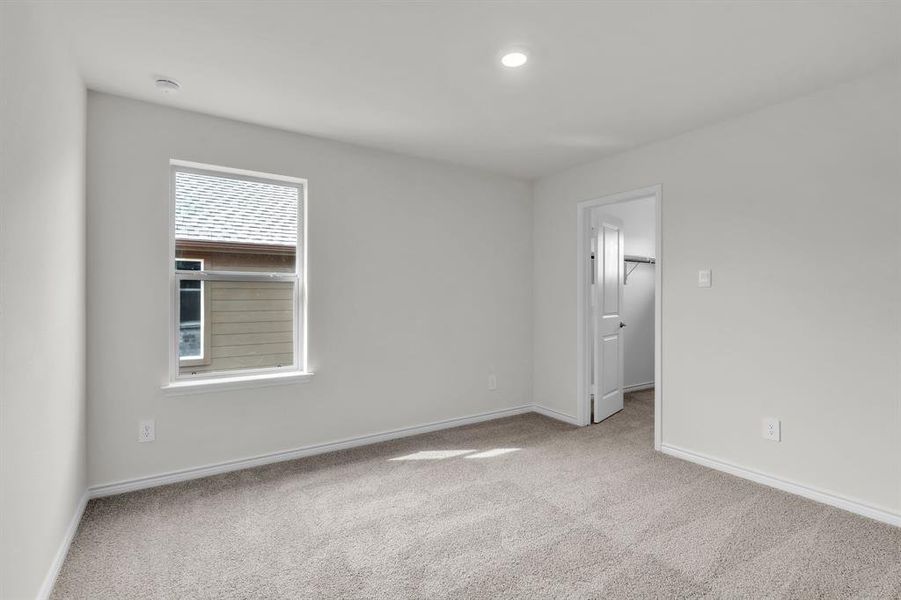 Spacious, unfurnished interior of a new home in The Landing at Hidden Lakes, McKinney (Image 35).