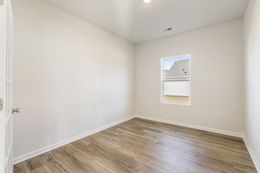 Spacious, unfurnished interior of a new home in Burke Estates, Chesnee (Image 14).