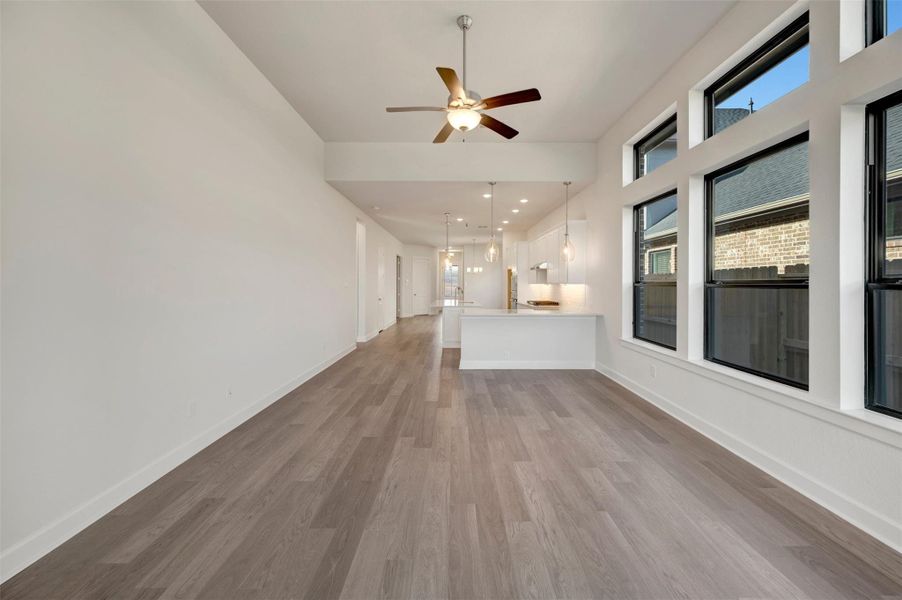 Spacious, unfurnished interior of a new home in Sienna - Grove Collection, Missouri City (Image 14).