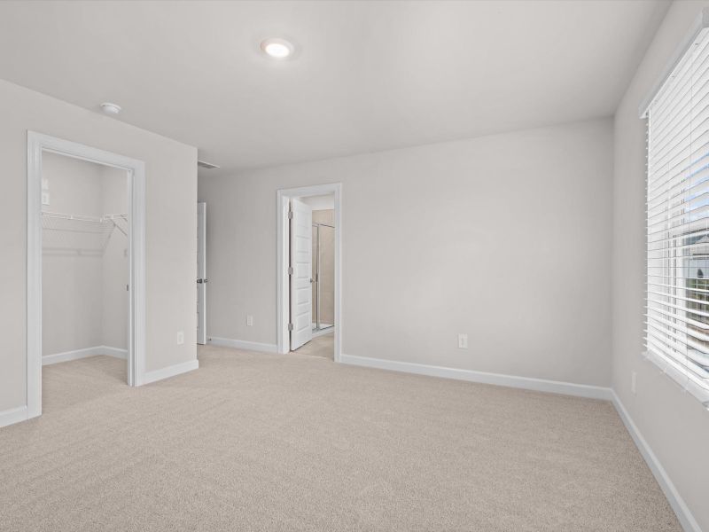 Spacious, unfurnished interior of a new home in Crossing at Abner Creek Townes, Greer (Image 14).