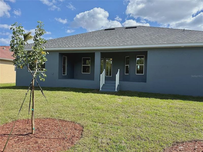 Exterior details and patio area of a home in Rotonda, Rotonda West (Image 3).