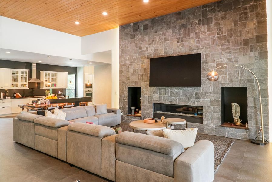 Furnished interior view inside a new home in , Tomball (Image 15). Furnished interior view inside a new home in , Tomball (Image 15).