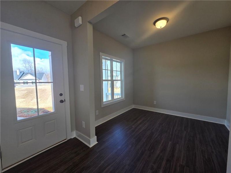 Spacious, unfurnished interior of a new home in Benson Estates, Dallas (Image 13).