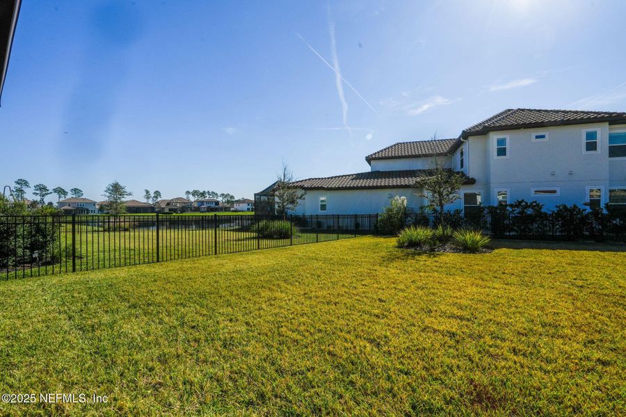 Exterior details and patio area of a home in Tamaya, Jacksonville (Image 28).