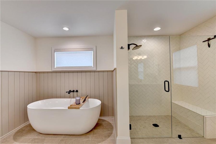 Furnished interior view inside a new home in , Woodstock (Image 44).