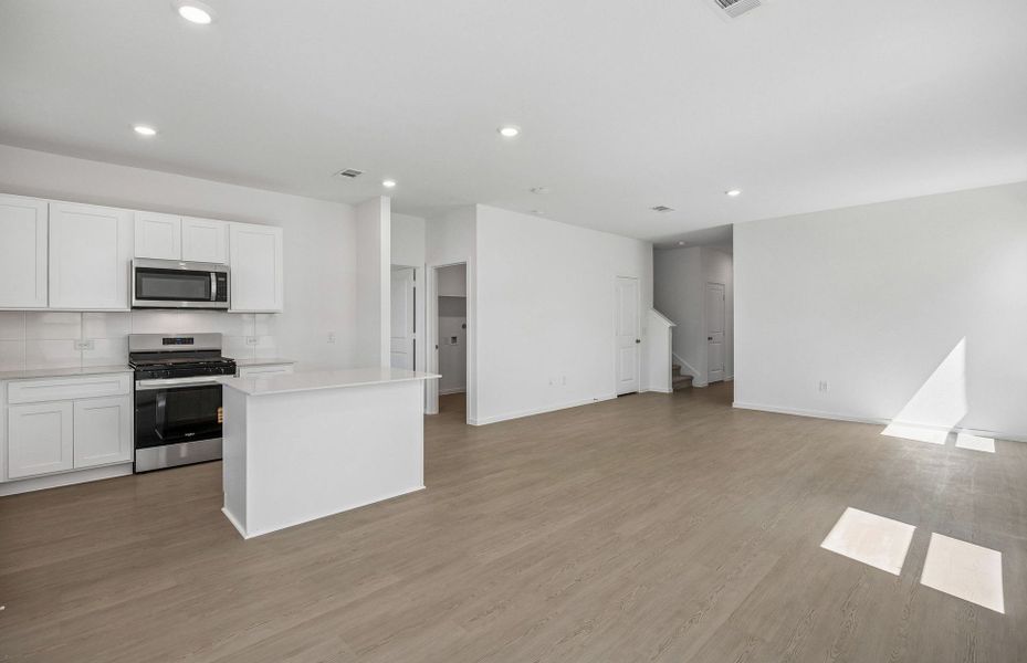 Spacious, unfurnished interior of a new home in Mavera, Conroe (Image 24). Spacious, unfurnished interior of a new home in Mavera, Conroe (Image 24).