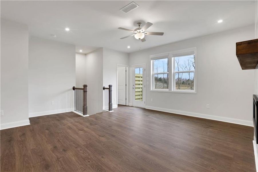 Spacious, unfurnished interior of a new home in Towne Village at Suwanee Dam, Sugar Hill (Image 23). Spacious, unfurnished interior of a new home in Towne Village at Suwanee Dam, Sugar Hill (Image 23).