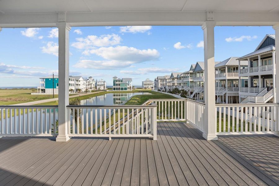 Exterior details and patio area of a home in , Galveston (Image 30).