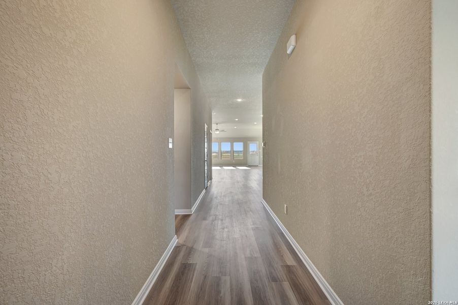 Spacious, unfurnished interior of a new home in Paloma Park, Converse (Image 47).