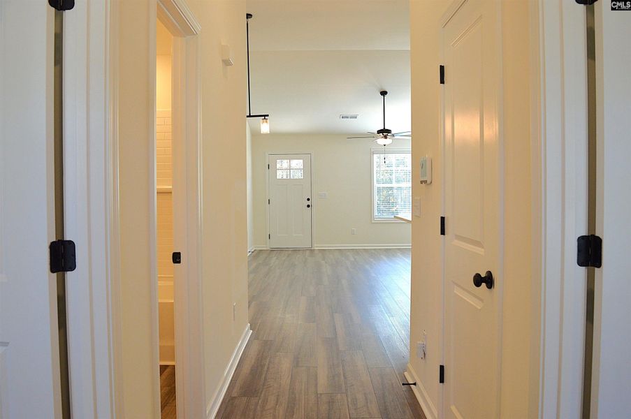 Spacious, unfurnished interior of a new home in Piney Woods Bluff, Columbia (Image 10).