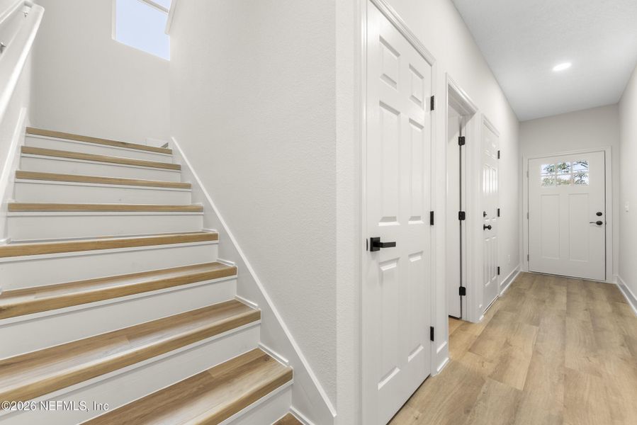 Spacious, unfurnished interior of a new home in , Jacksonville (Image 14).