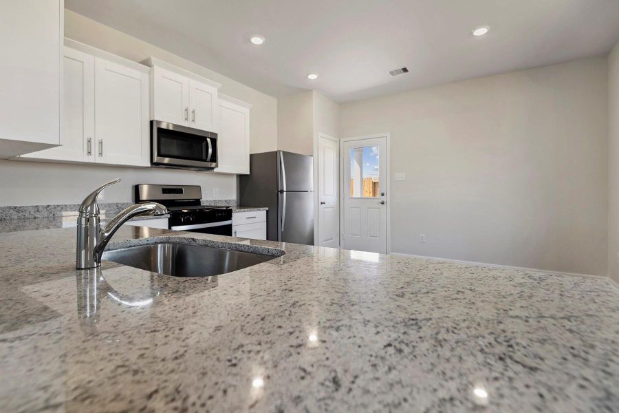 Furnished interior view inside a new home in Sweetwater Ridge, Conroe (Image 5).