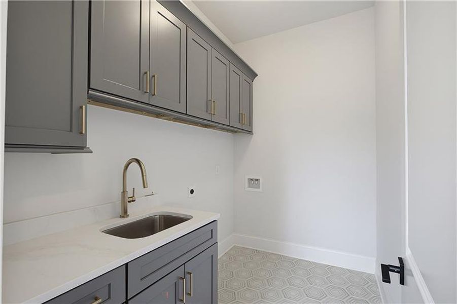 Furnished interior view inside a new home in , Newnan (Image 10).