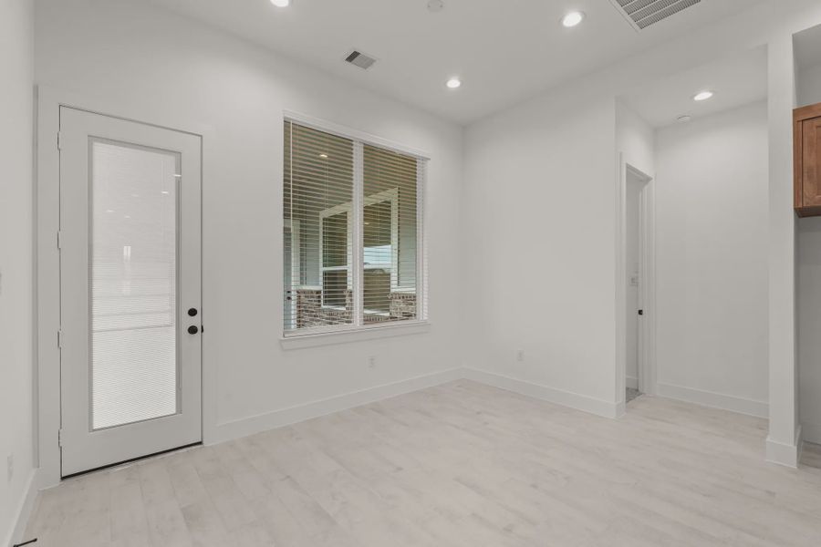 Representative unfurnished interior of a home built from the Sorenstam by Chesmar Homes in Riceland Alley Loads, Mont Belvieu (Image 71).