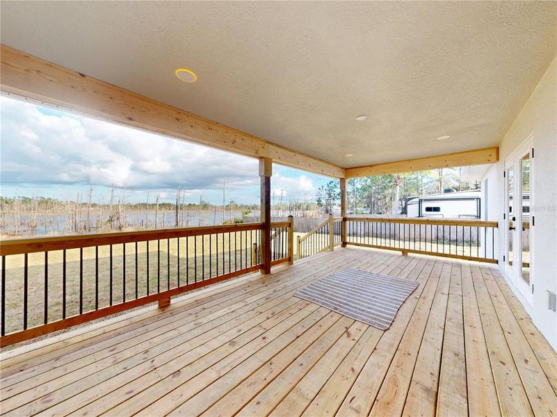 Exterior details and patio area of a home in , Deltona (Image 25).