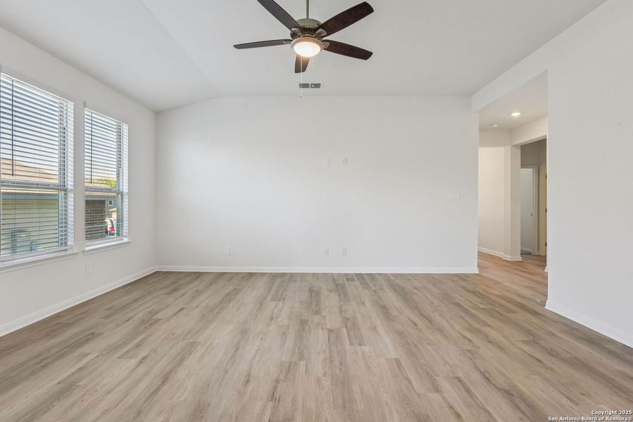 Spacious, unfurnished interior of a new home in Royal Crest, San Antonio (Image 33). Spacious, unfurnished interior of a new home in Royal Crest, San Antonio (Image 33).
