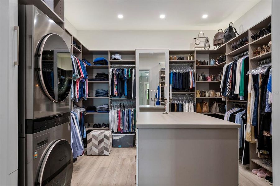 Furnished interior view inside a new home in , Windermere (Image 11).