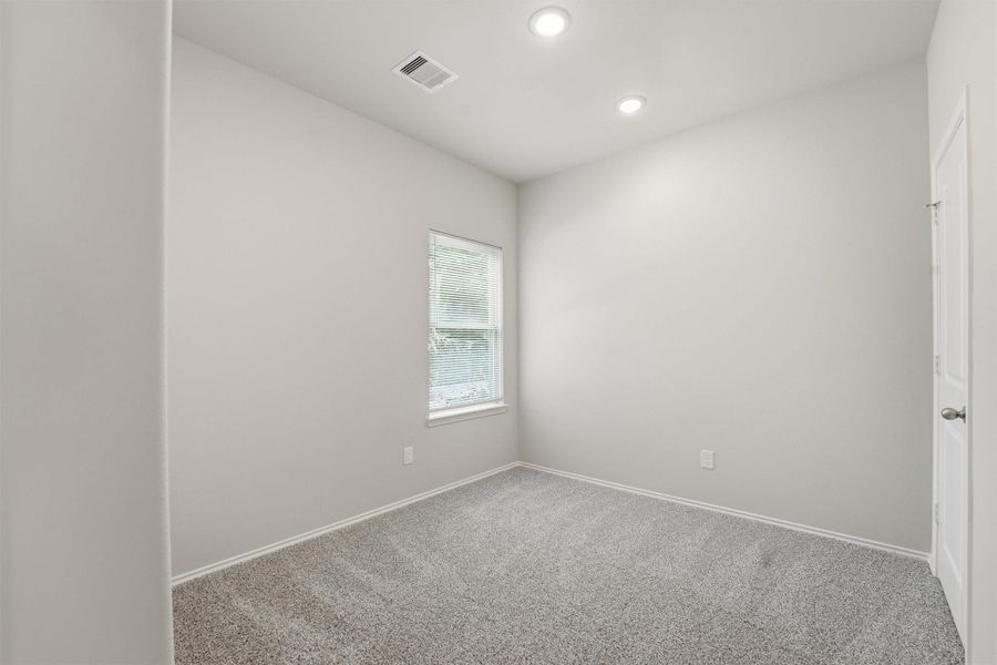 Spacious, unfurnished interior of a new home in , Willis (Image 26).