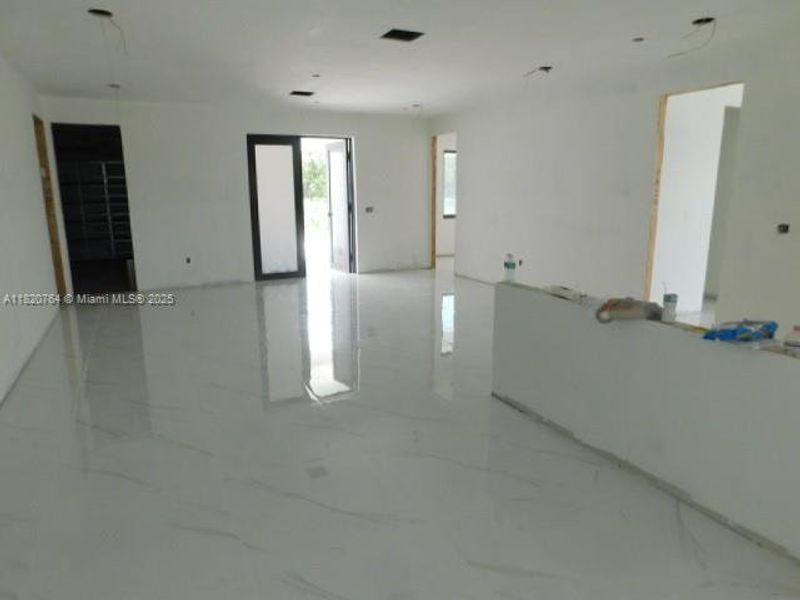 Spacious, unfurnished interior of a new home in , Clewiston (Image 17).