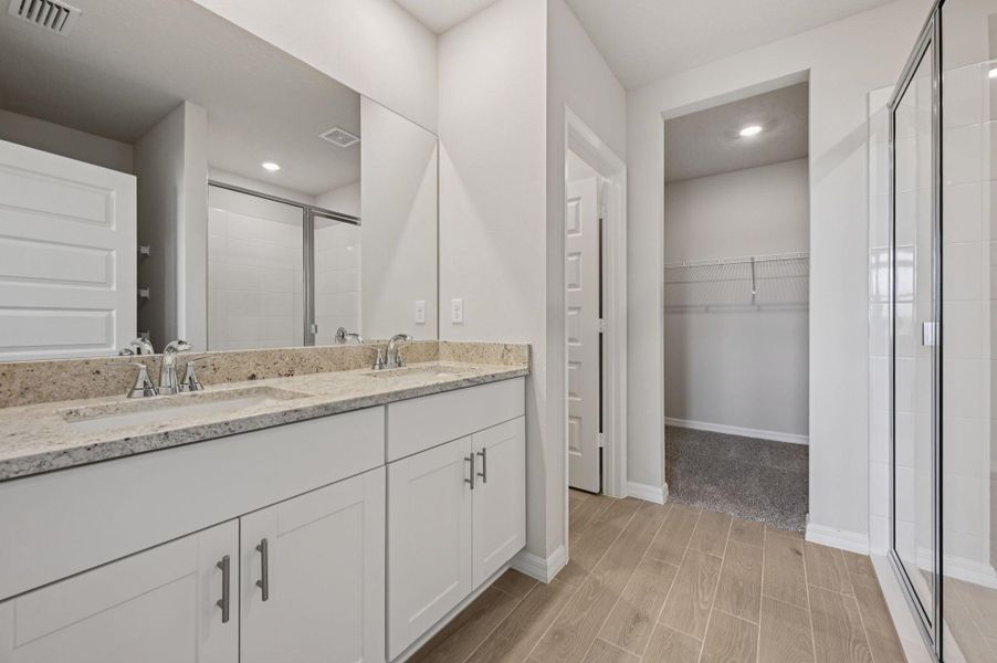 Spacious, unfurnished interior of a new home in Hampton Park - Classic Series, Vero Beach (Image 33).