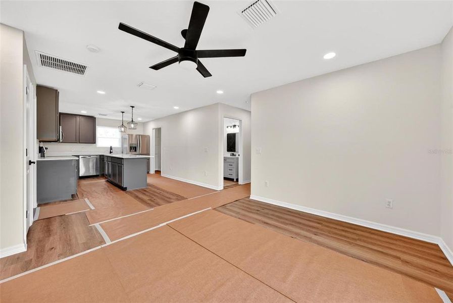 Spacious, unfurnished interior of a new home in , Leesburg (Image 43).