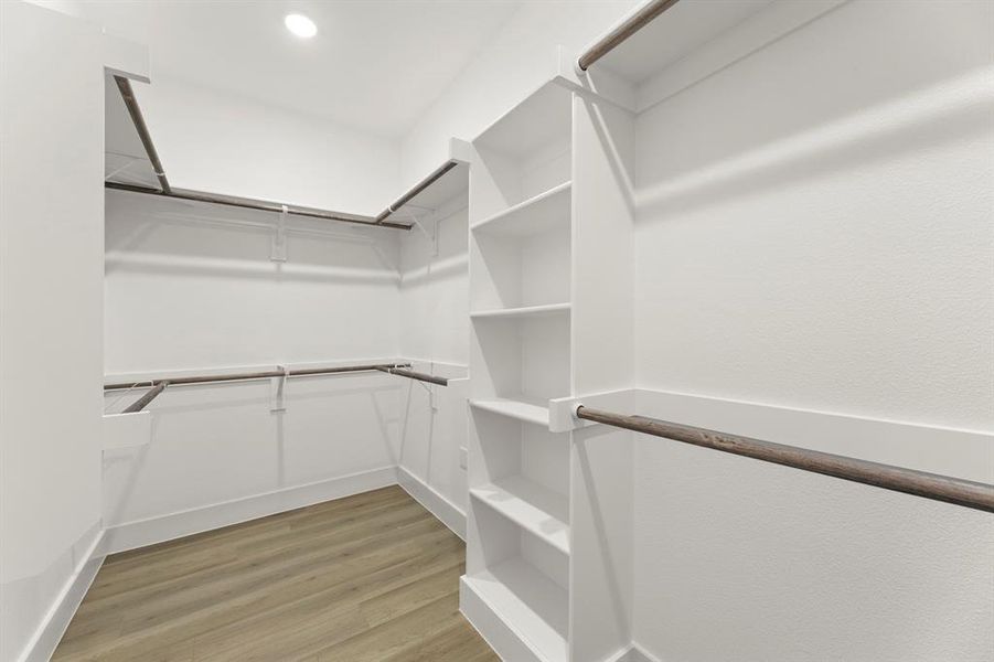 21. 2000 Blossom - Closet 21. 2000 Blossom - Closet
